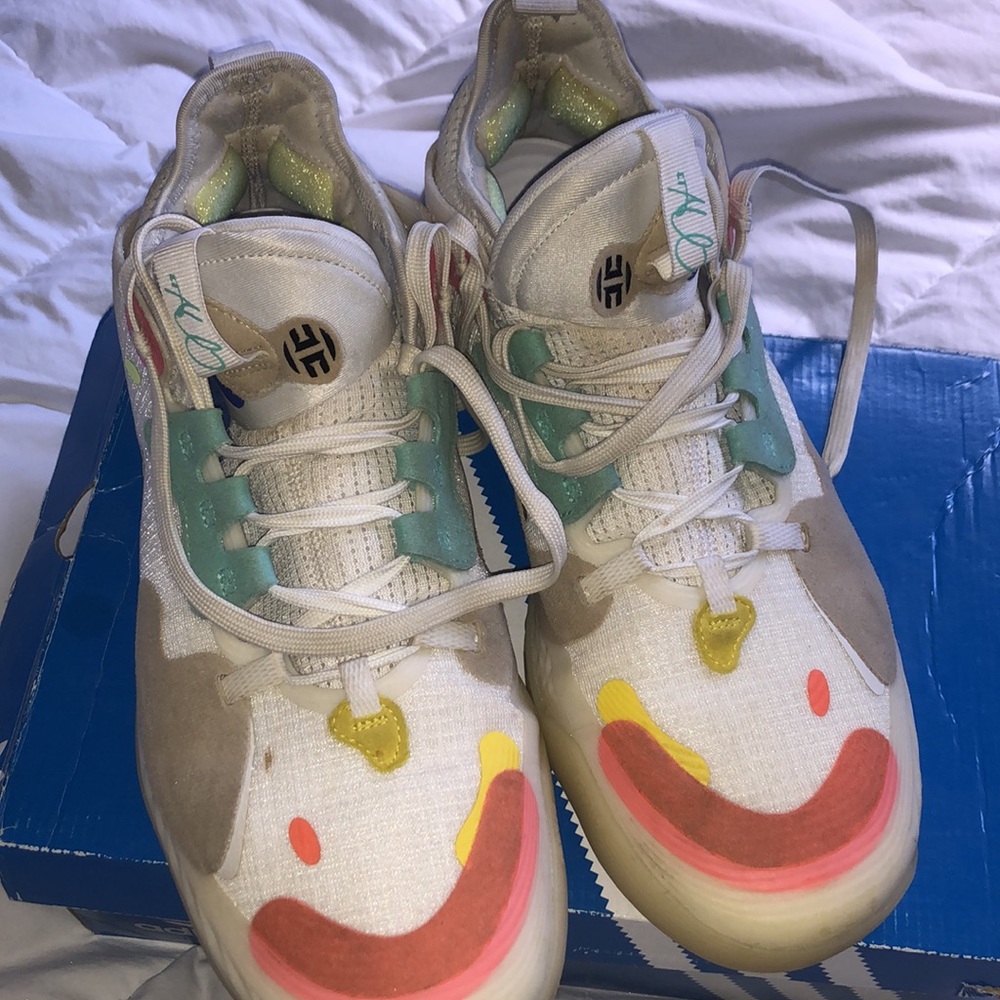 AdidasJames HARDEN VOLUME 5 Sneakers - White with Pastel Accents
